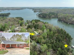 2371 Stephens Cir, Gainesville, GA 30506