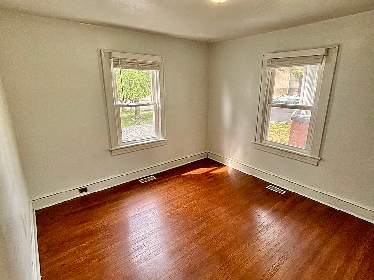 1526 20th St NE — Photo 13
