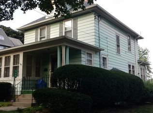 520 Austin Ave, Woodstock, IL 60098