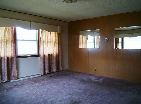 5th image of 606 S East St