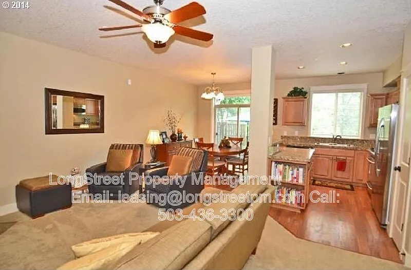 3 bed, 2.5 bath, 1460 sqft, $2,595 — Photo 4