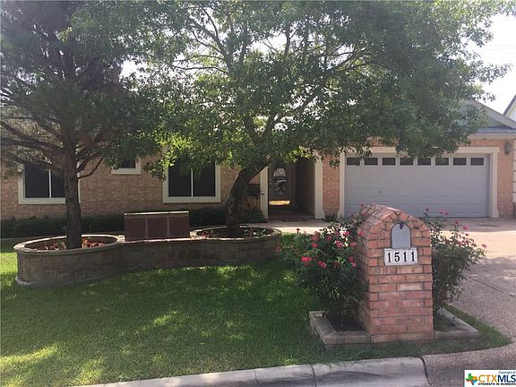 2nd image of 1511 Mockingbird Dr