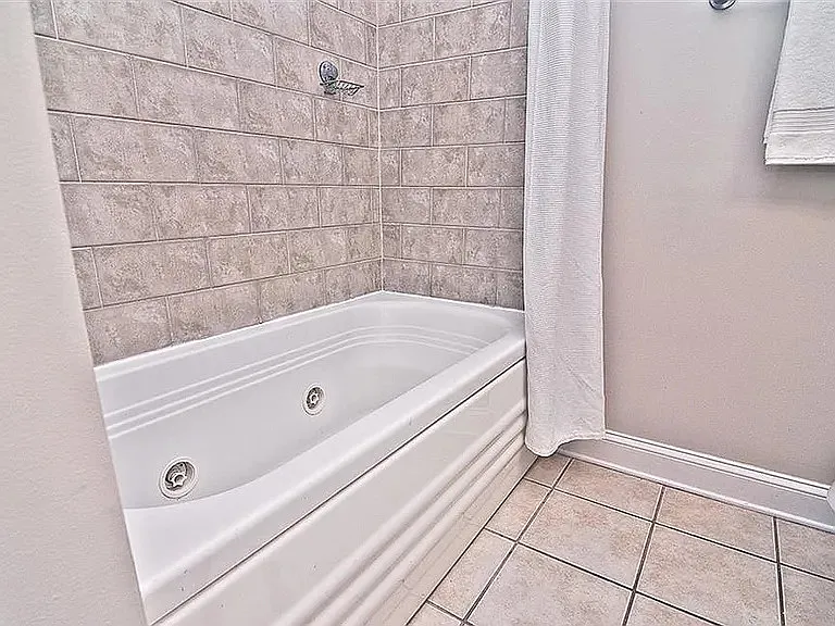 300 W 5th St #237-1 — Photo 13