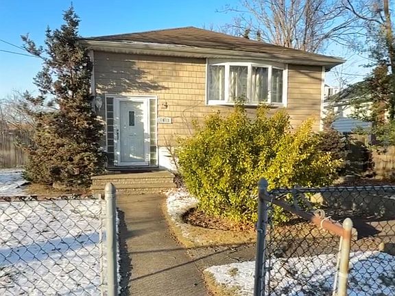 2nd image of 1003 Steele Boulevard