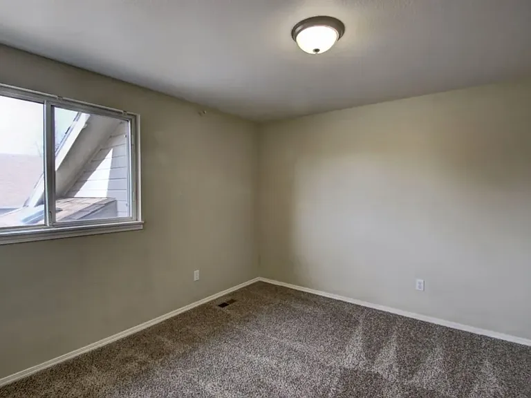 2582 S Falling Brook Ln — Photo 15