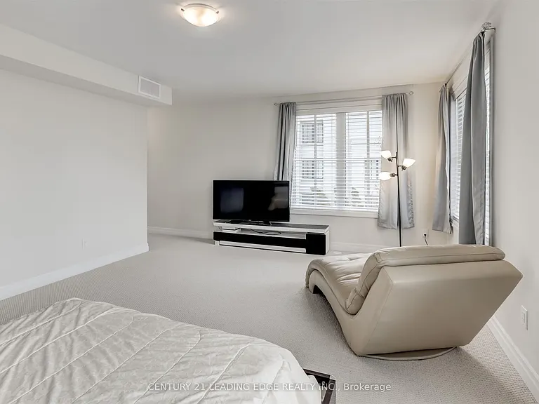 1180 Cawthra Rd #106 — Photo 16