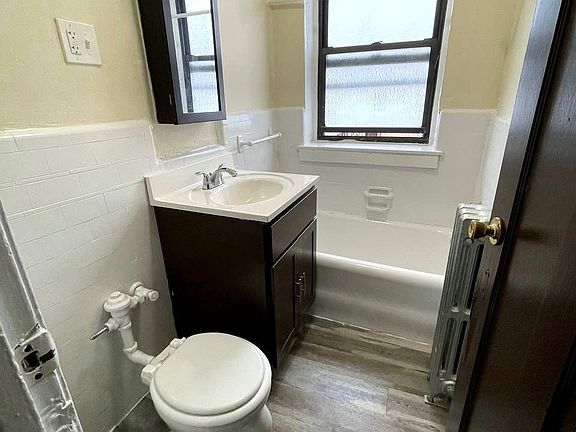 2nd image of 6112 S King Dr #21029565e