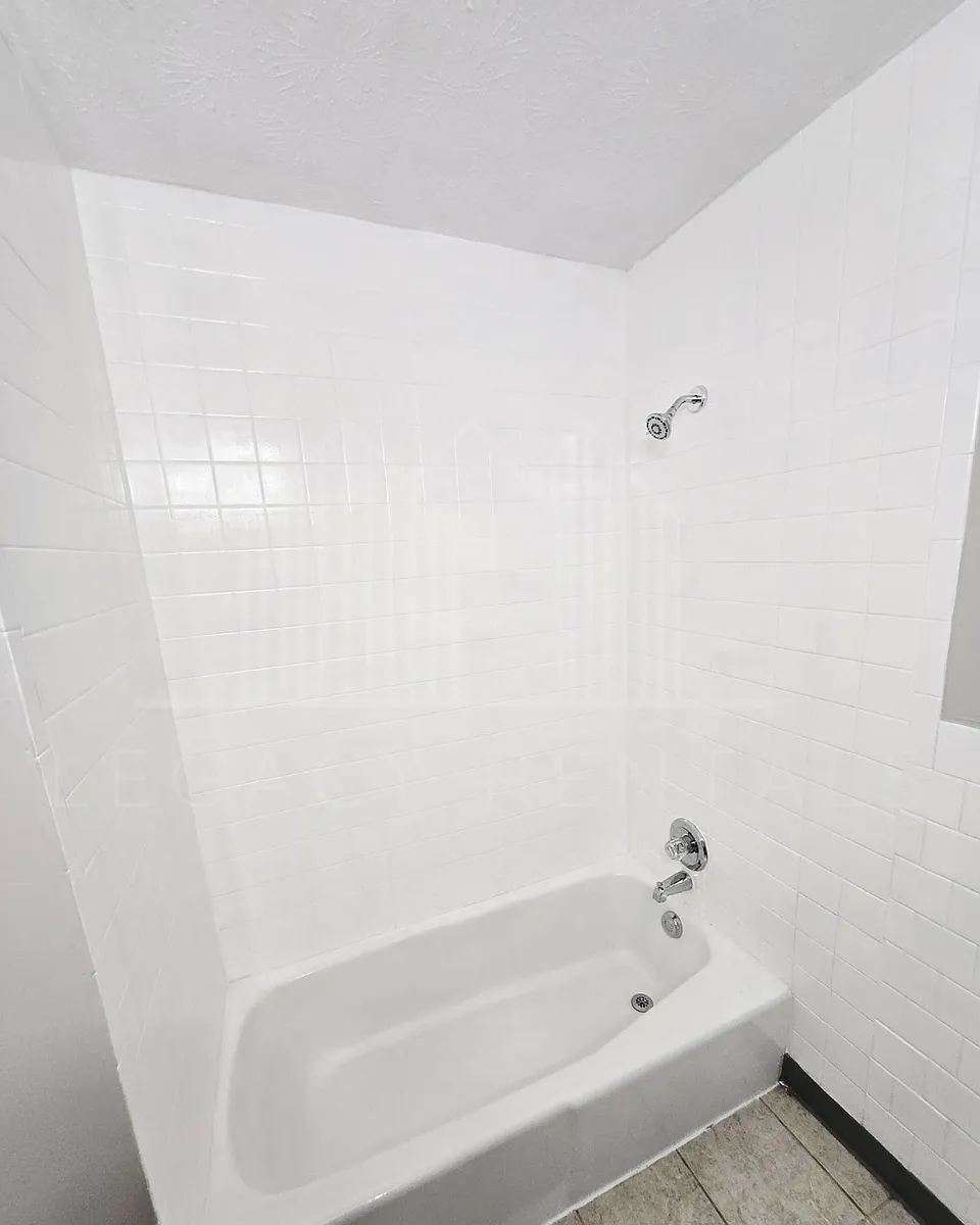 Building Photo - 107 Robbins Dr #8