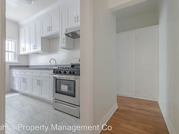 4th image of 404 N Coronado St APT 207