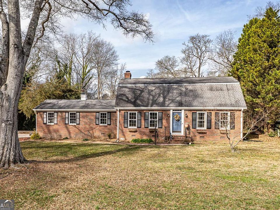 1st image of 227 W Lakeshore Dr SE