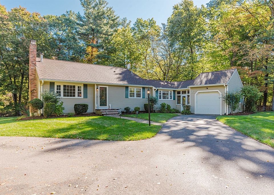 1st image of 243 Poquanticut Ave