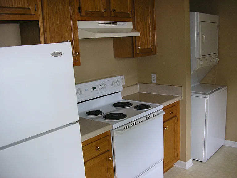 4490 Woodstone Dr — Photo 12