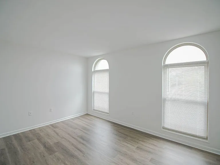 6 Canterbury Sq #301B — Photo 16