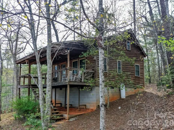 201 N Chase Ln, Lake Lure, NC 28139