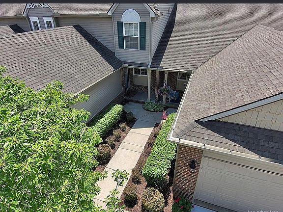 2nd image of 387 Newberry Ln
