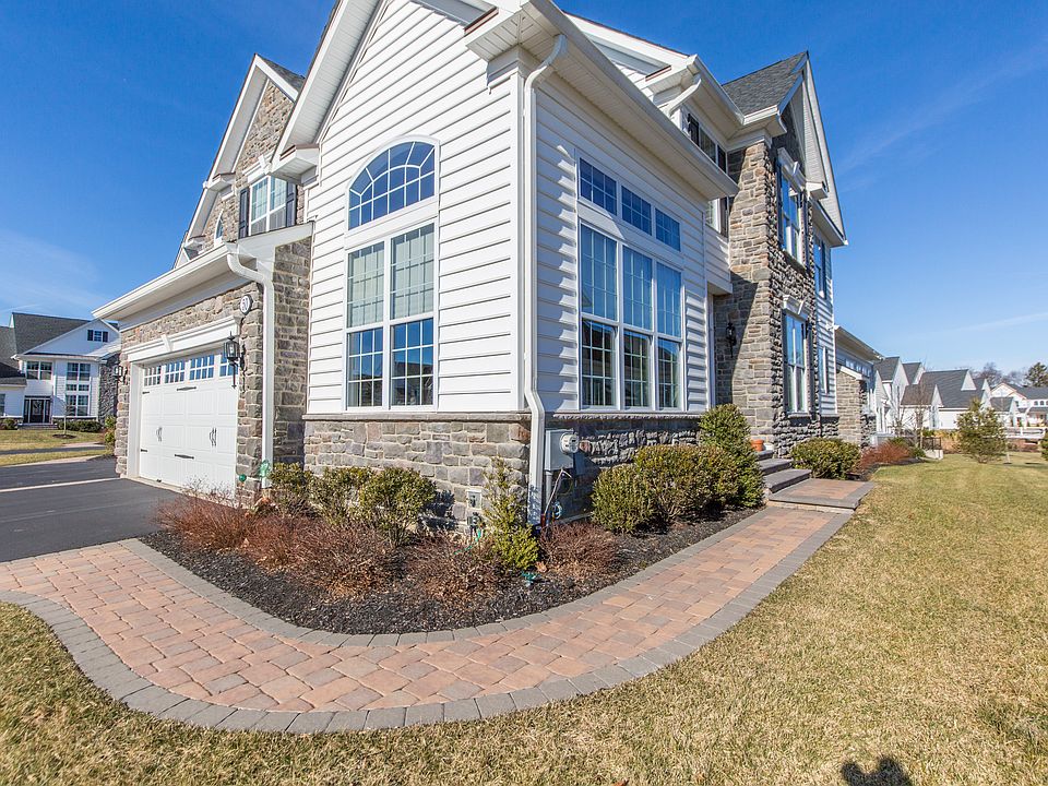 1st image of 50 Hillyer Ln