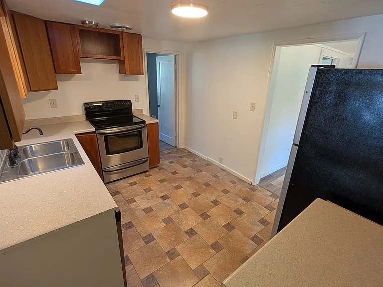 2399 SE Sedgwick Rd — Photo 5