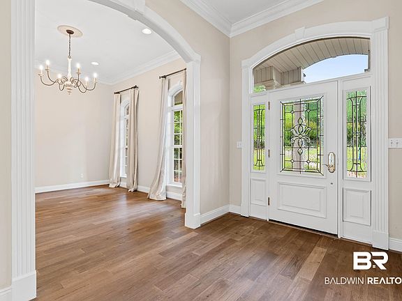 5th image of 8830 Pine Run