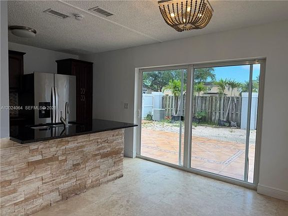 5th image of 17221 SW 142nd Ct