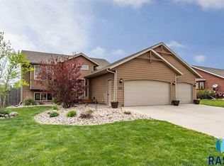611 S Raven Ave, Harrisburg, SD 57032
