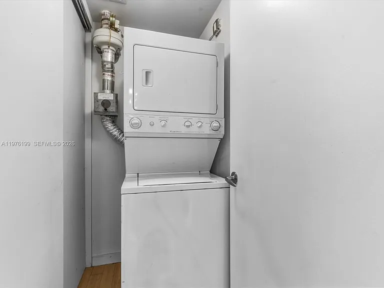 1040 Biscayne Blvd #1107 — Photo 17
