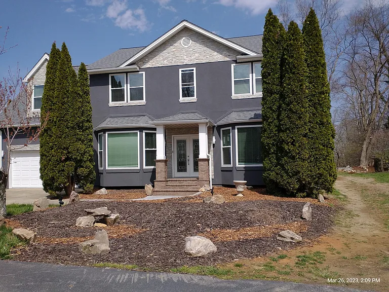 196 Kingfisher Ln — Photo 1