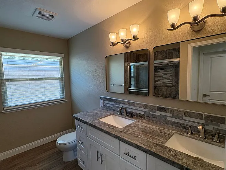 2322 E Vassar Dr — Photo 8