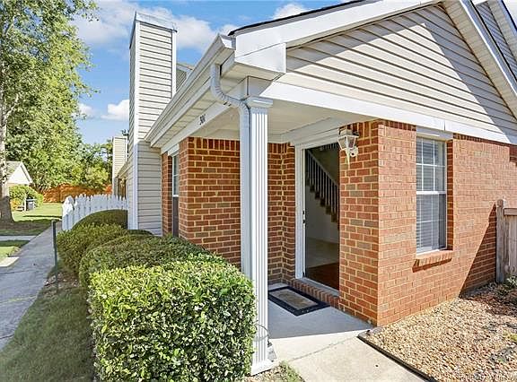 2nd image of 301 Westgate Cir