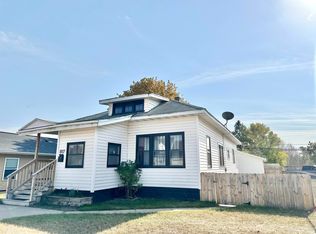 807 W B St, Iron Mountain, MI 49801