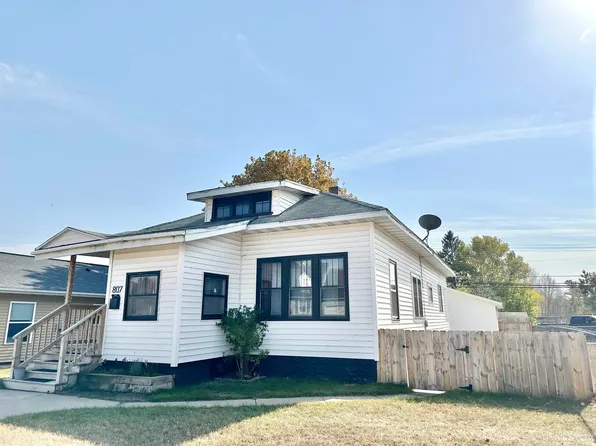 807 W B St, Iron Mountain, MI 49801