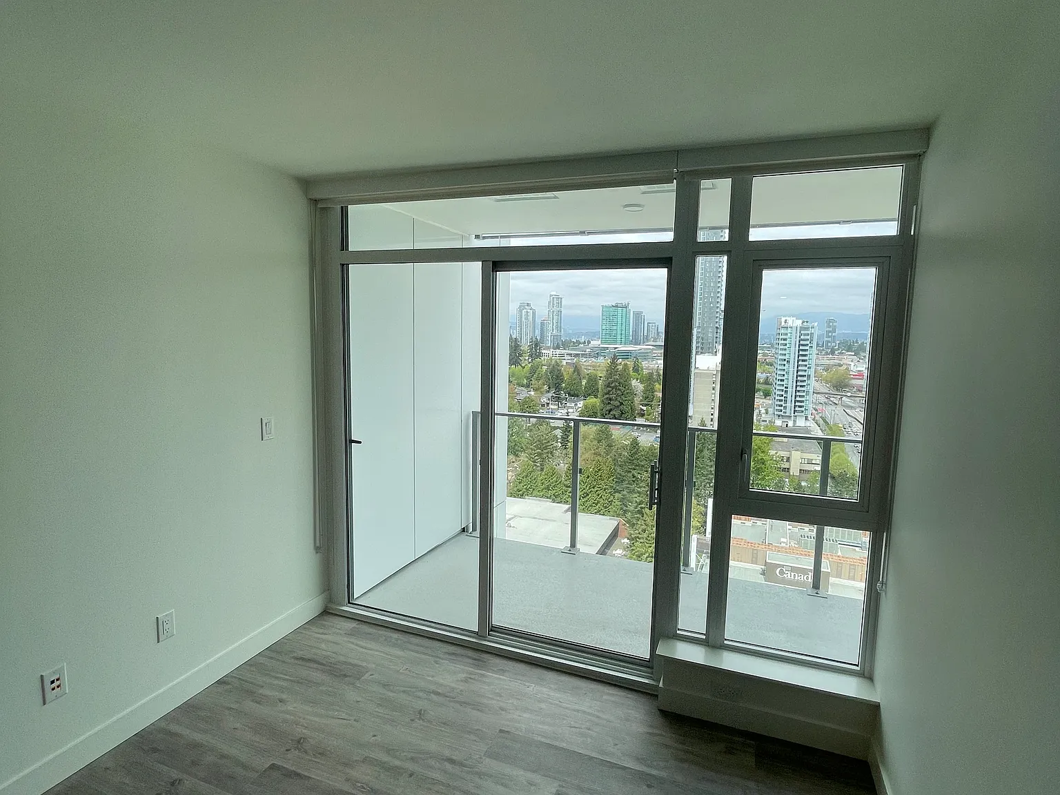1 bed, 700 sqft, $1,900 — Photo 2