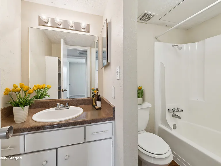 Bear Creek Apartments — Photo 17