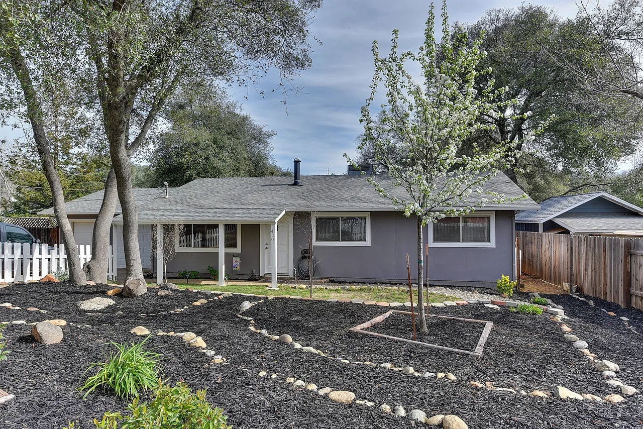 4101 Oakmont Ln photo 1