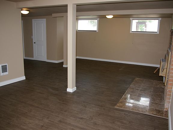3rd image of 202 Hales Dr