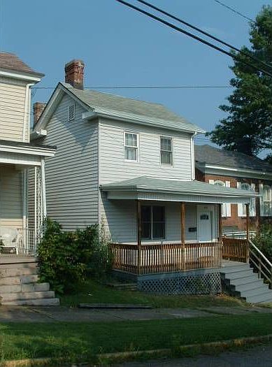 1st image of 402 Lee St