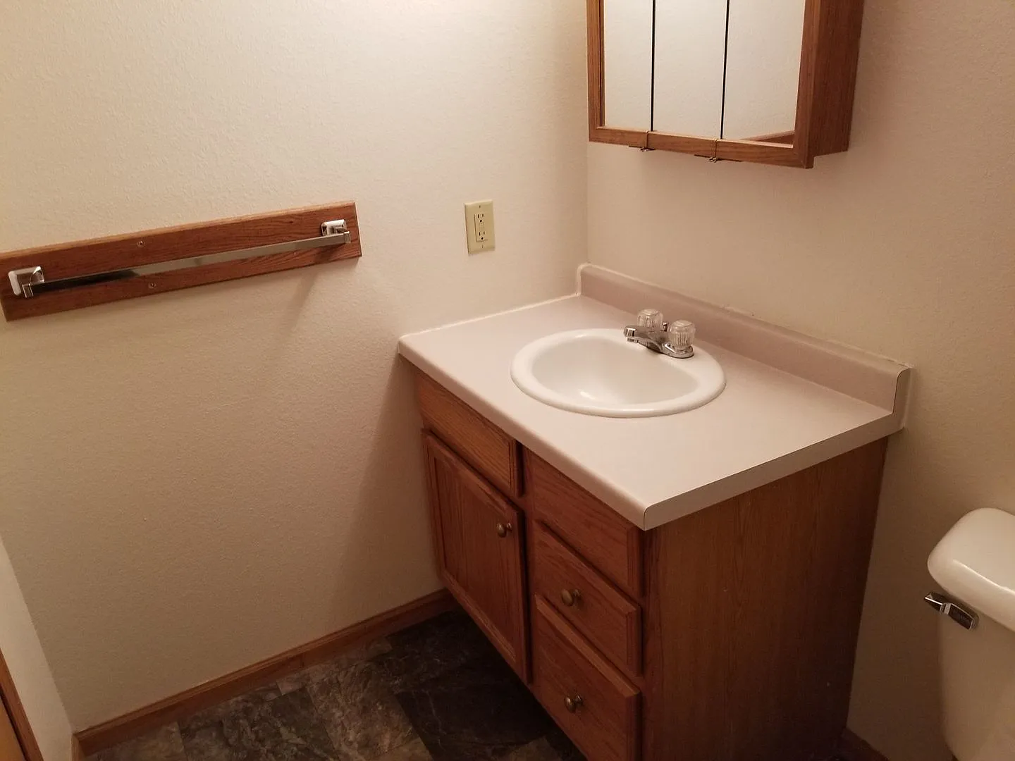 1403 Glenview Lane — Photo 3
