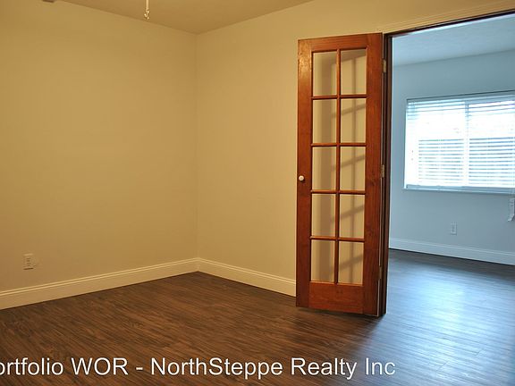 5th image of 42 W Oakland Ave APT 7