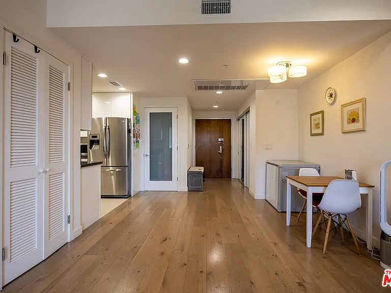 105 S Mariposa Ave #204 — Photo 6