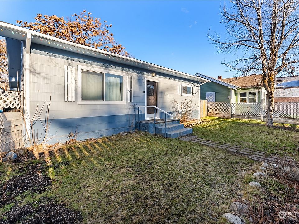 1st image of 226 3rd Avenue S