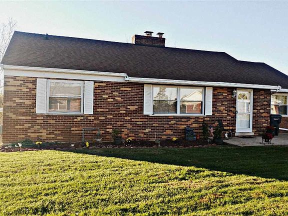 3rd image of 6934 Backus Dr