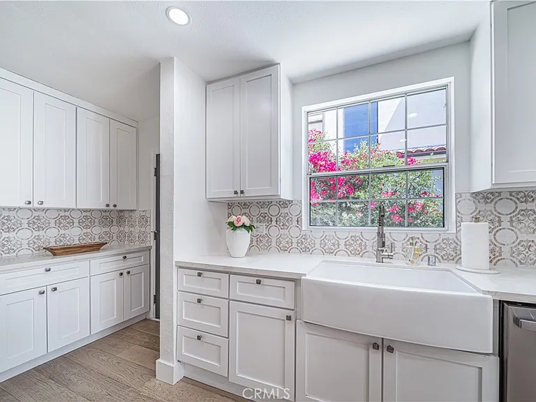 5143 Newcastle Ave — Photo 12