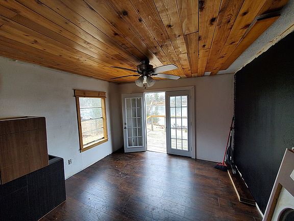 4th image of 20029 Southside Cir
