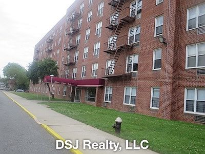 2nd image of 245 Mill Rd APT 3U