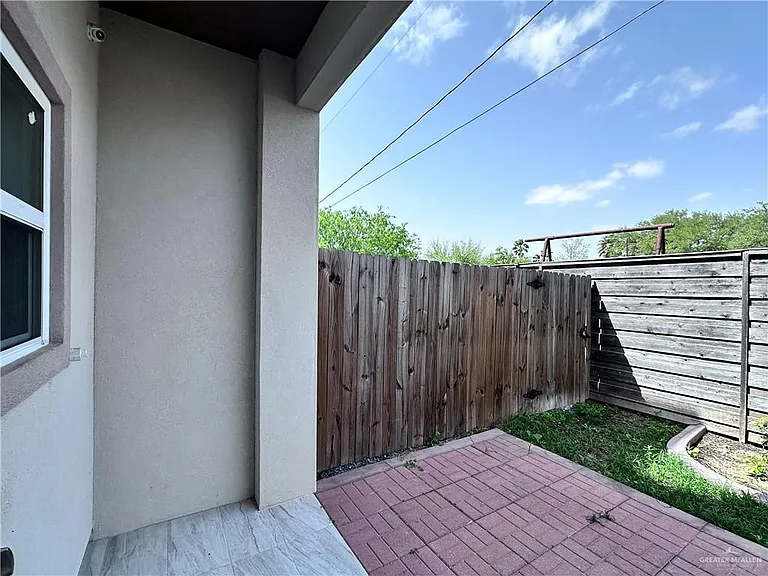 1905 Sunset Dr — Photo 19