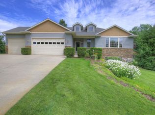 12836 Cutler Cove St, Wayland, MI 49348