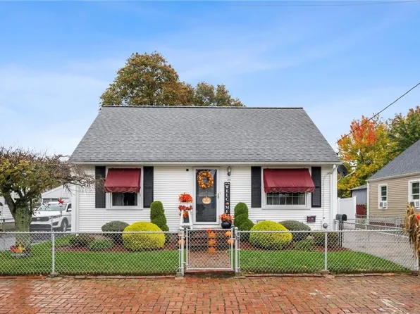 36 Dean St, Pawtucket, RI 02861