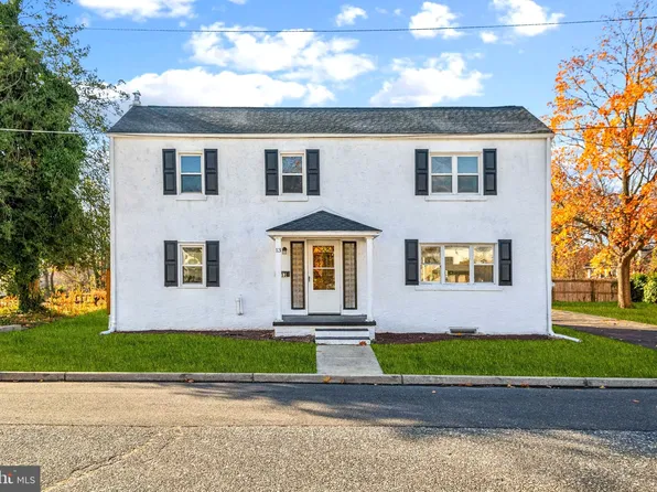 13 Baptist Ln, Blackwood, NJ 08012