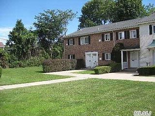 1st image of 504 Dawson Ln