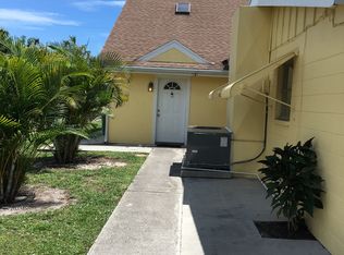 530 100th Ave N UNIT B, Naples, FL 34108