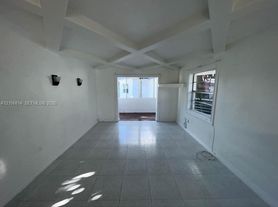 6503 Winfield Blvd, Margate, FL